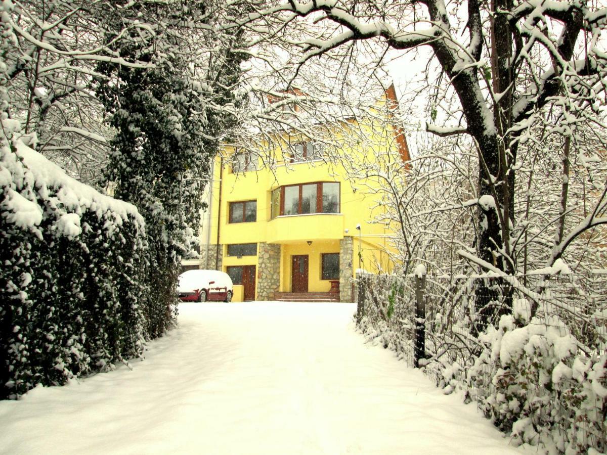 Liana Guest house